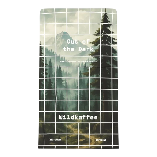 Kaffeekontor Bayern Out of the Dark Espresso Packung mit Waldmotiv und Gitterdesign